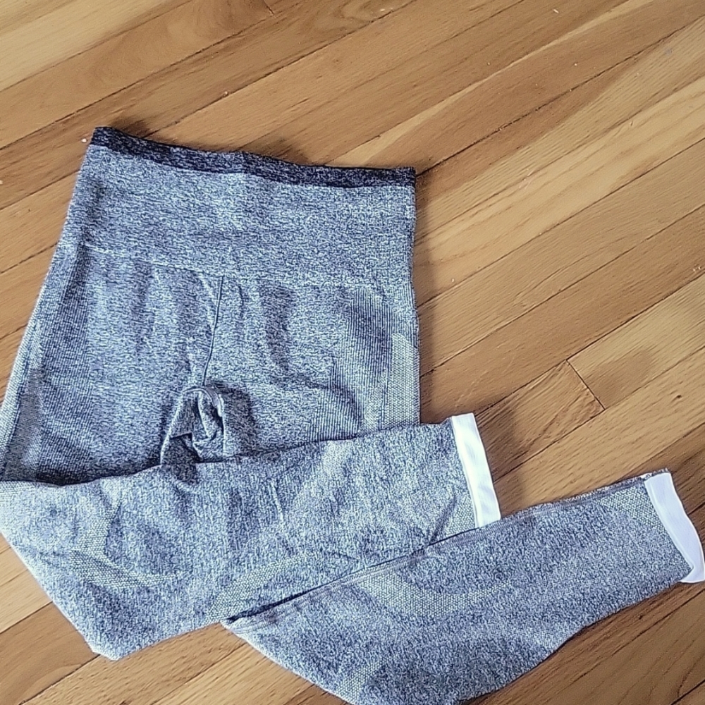 LNDR seamless leggings NWOT